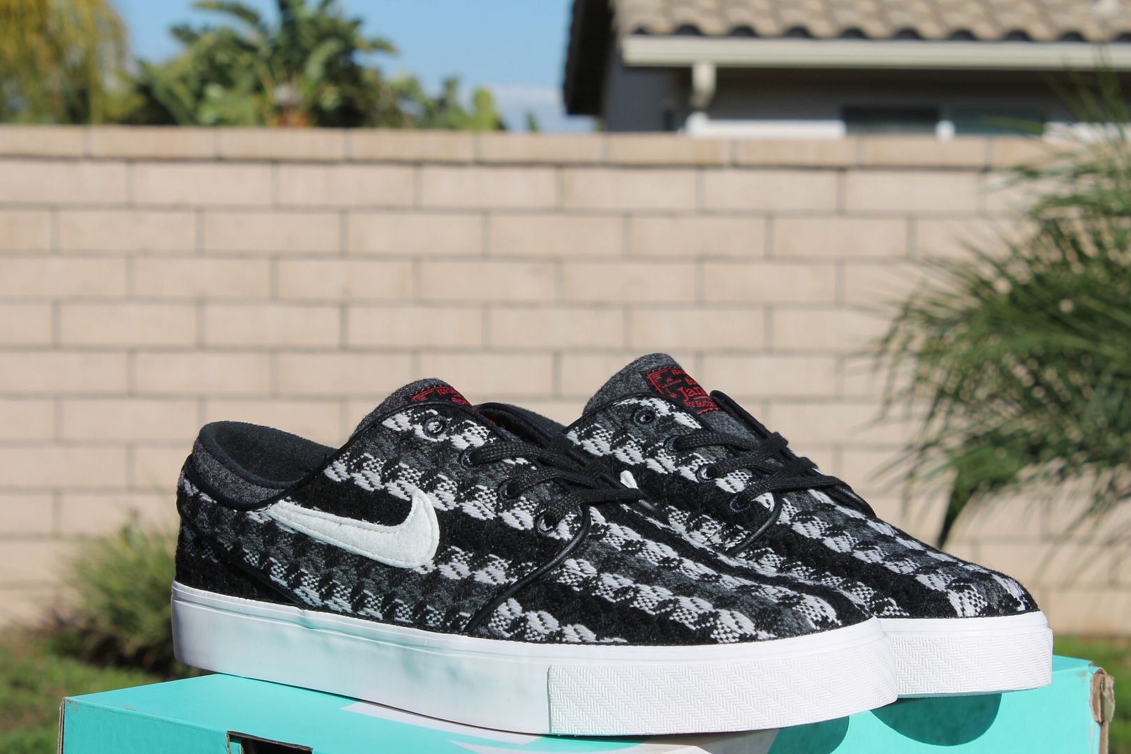 NIKE ZOOM STEFAN JANOSKI WARMTH SB SZ 9 BLACK IVORY GYM RED SKATE ... ... photo IMG_2015.jpg ...